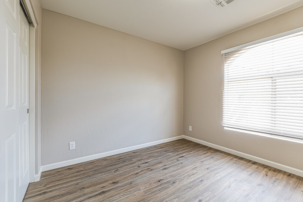 Building Photo - 986 S Wanda Dr