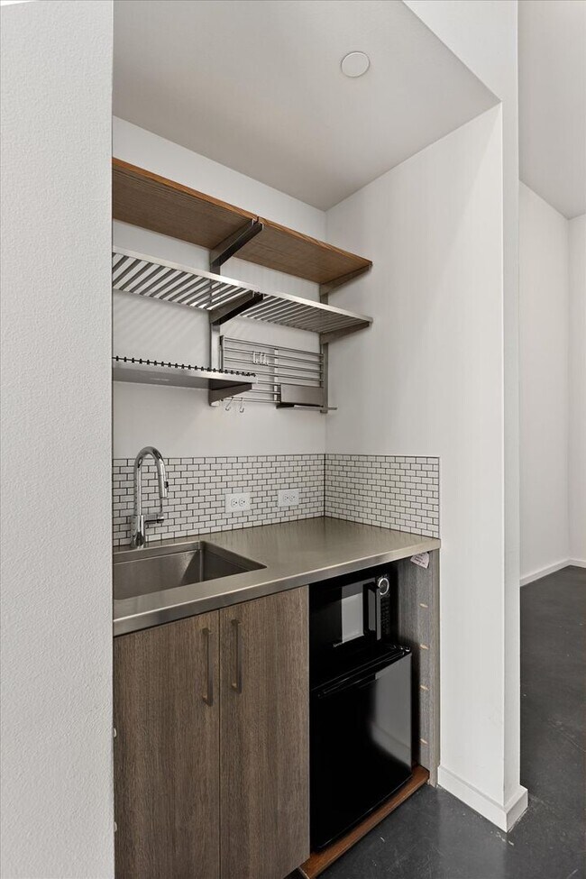 Building Photo - 3Bd/3Ba Seattle Townhouse