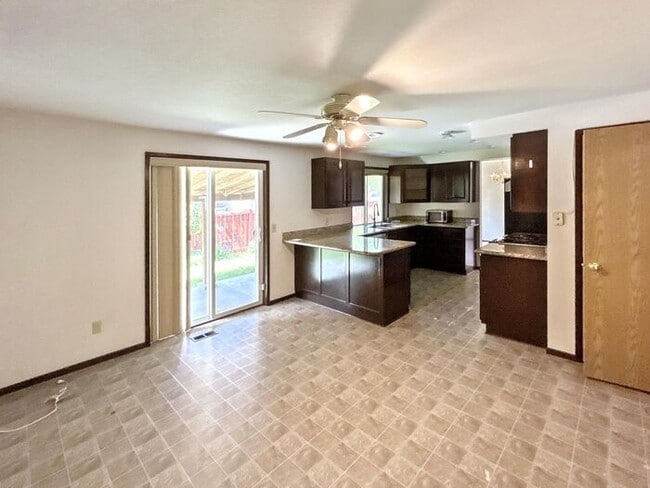 Building Photo - Beautiful 4 bed & 2 bath home in Kent WA!!