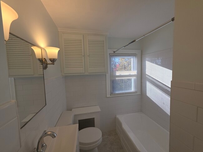 Building Photo - 15 Keller Ave