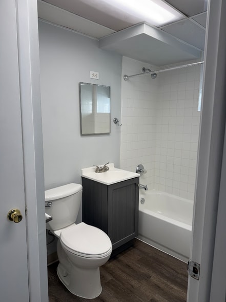 Building Photo - 29W543 Batavia Rd