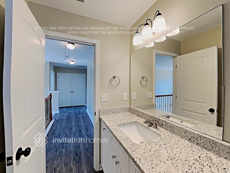 Building Photo - 100 Hamilton Pointe Dr