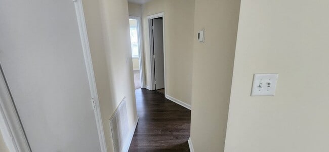 Building Photo - 125 Grange Dr