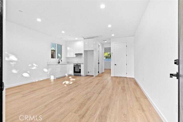 Building Photo - 6844 Cedros Ave