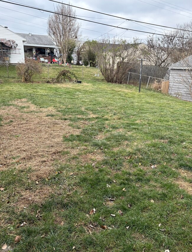 Building Photo - 2827 Acosta St