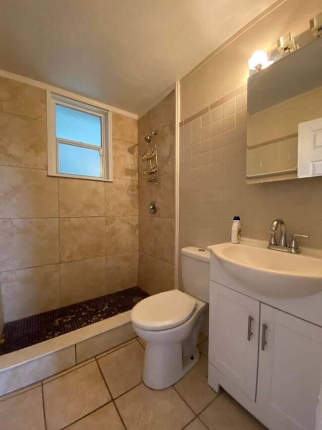 Building Photo - 3/2 in Holly Hill