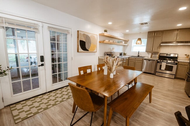 Building Photo - 1824 N 12th St