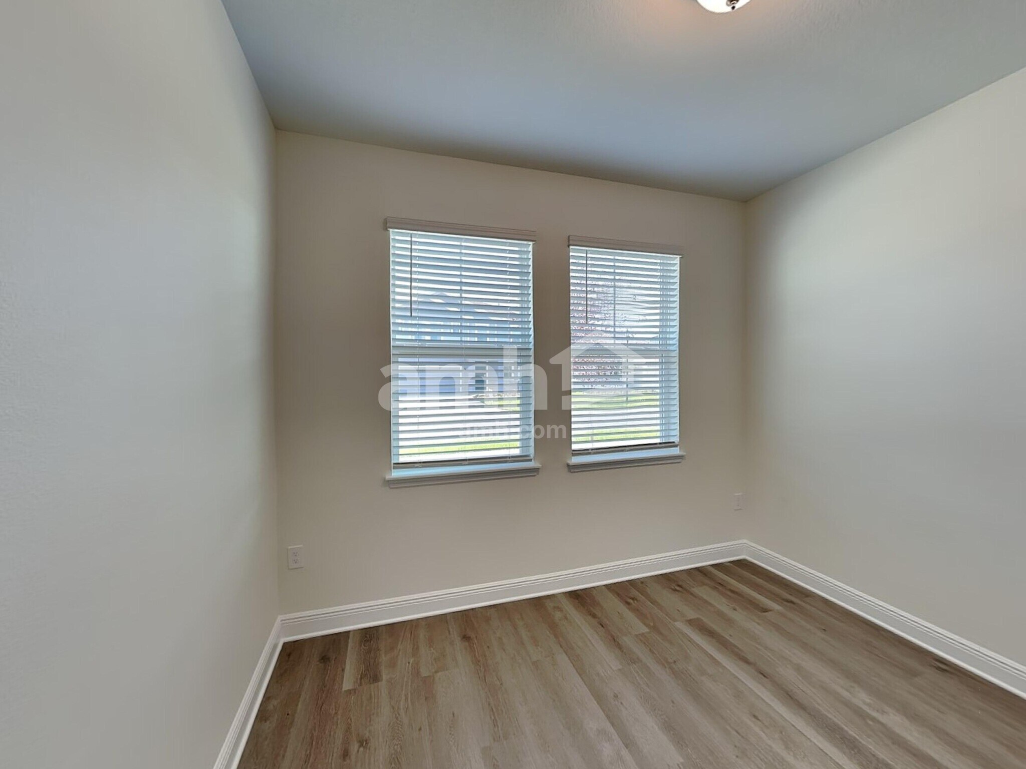 Building Photo - 1095 Heavenly Dr