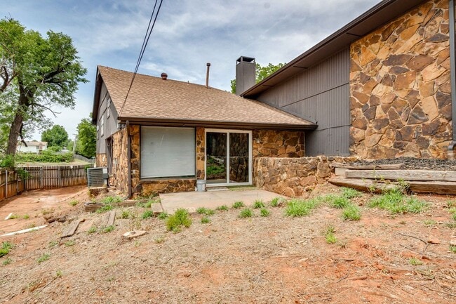 Building Photo - 4106 Mason Dr