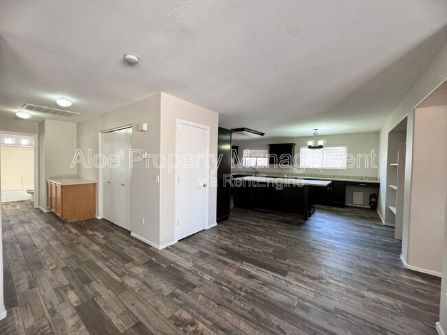 Building Photo - 9138 W Ross Ave