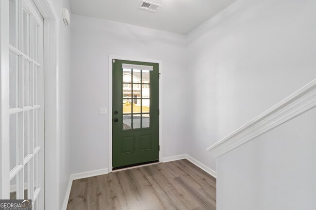 Building Photo - 120 Greenbriar Dr