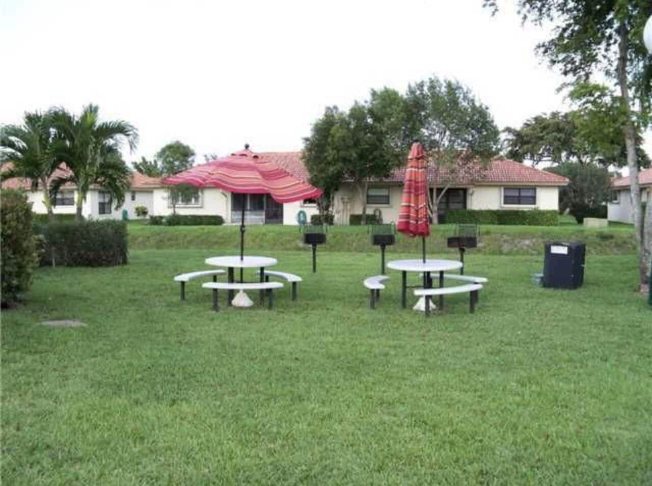 Building Photo - 9905 Pineapple Tree Dr