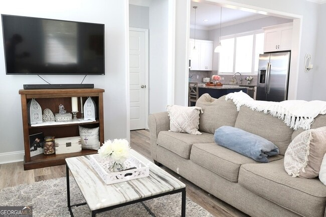 Building Photo - 110 Hamlet Cir