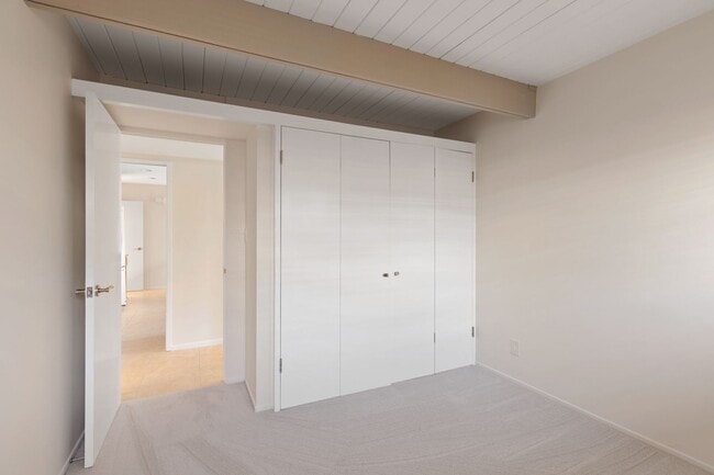 Building Photo - 10347 Cozycroft Ave