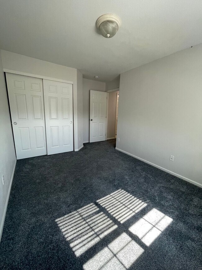 Building Photo - Wonderful Home w/ Breathtaking Mountain View! AVAILABLE 7/5