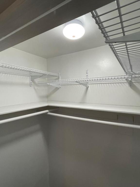 Building Photo - 2515 N Harvey Ave