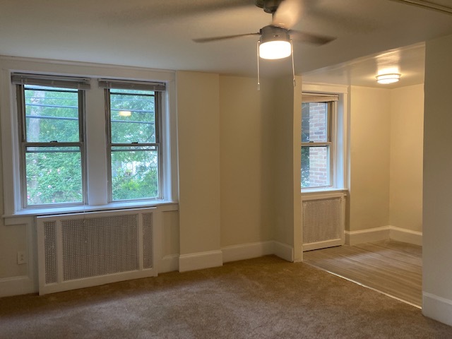 1 Bedroom Living Room - Queen Lane Manor