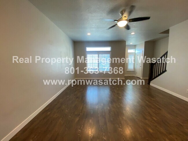 Building Photo - Beautiful 3 Bed, 4 Bath Townhome with 2-ca...