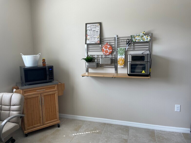 Building Photo - 2304 Midnight Pearl Dr