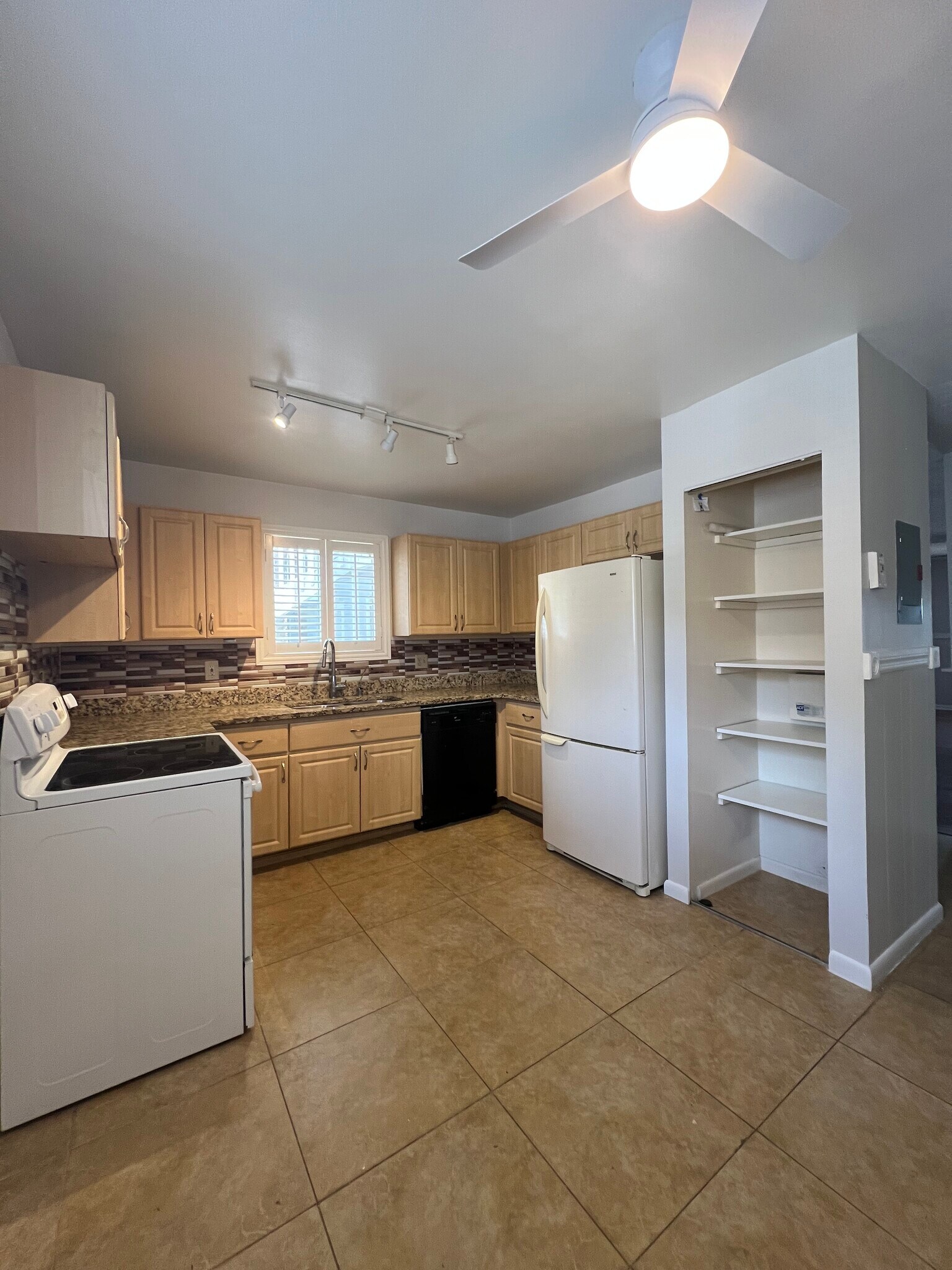 Building Photo - 4146 Plantation Cove Dr
