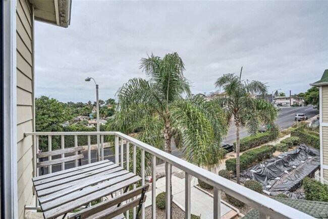 Building Photo - 2650 Broadway