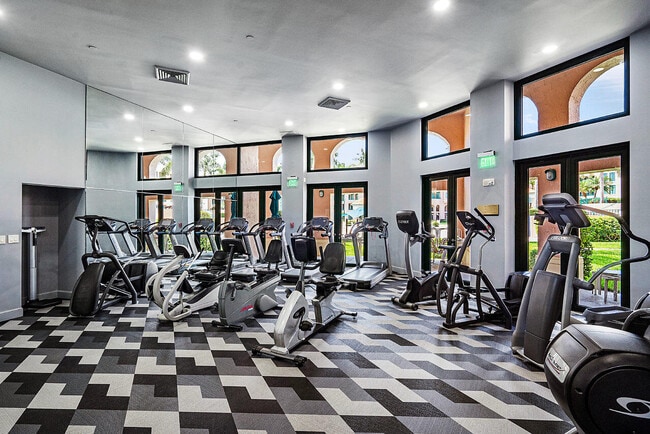 Building Photo - 120 SE 5th Ave