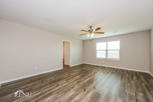 Building Photo - 1931 Hialeah Dr