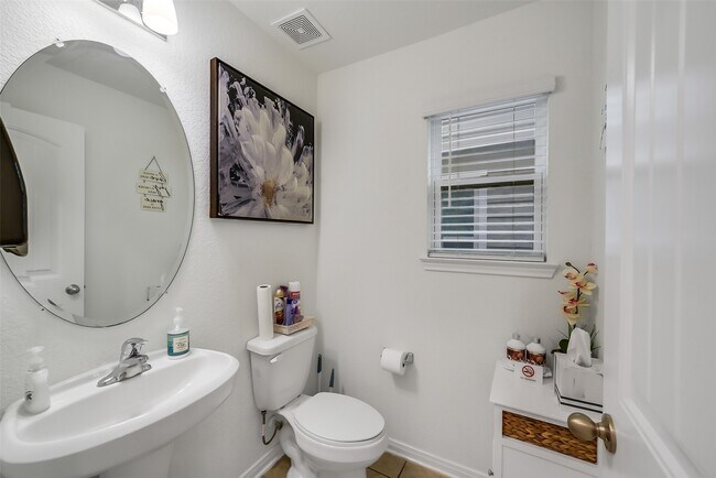 Building Photo - 16502 Live Oak Canyon Dr
