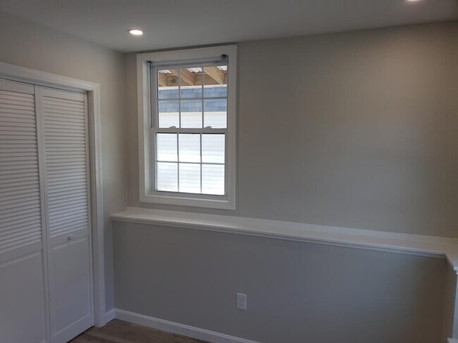 Building Photo - 2 Bancroft Rd