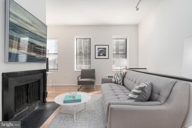 Building Photo - 1843 Mintwood Pl NW