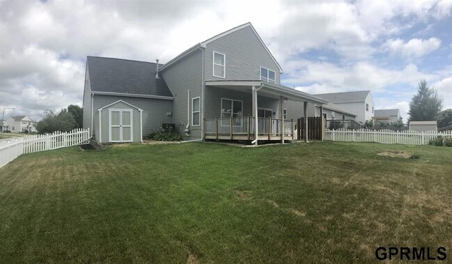 Building Photo - 2102 Quartz Dr