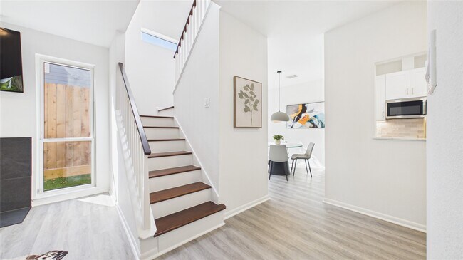 Building Photo - 1211 Jackson Blvd