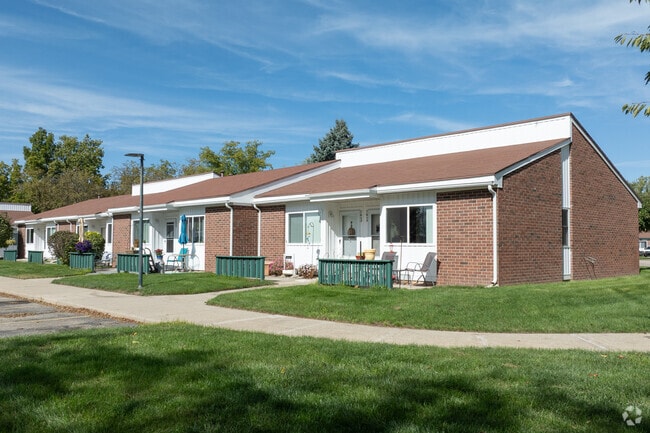 Primary Photo - Riverbend Apartments
