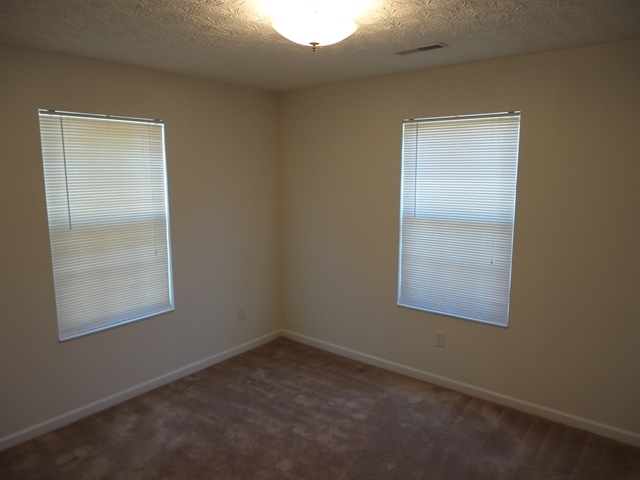 Building Photo - 9244 Sawgrass Dr