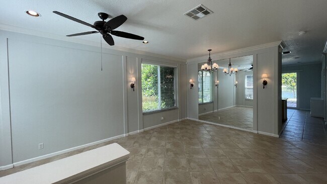 Building Photo - 4857 Victoria Cir