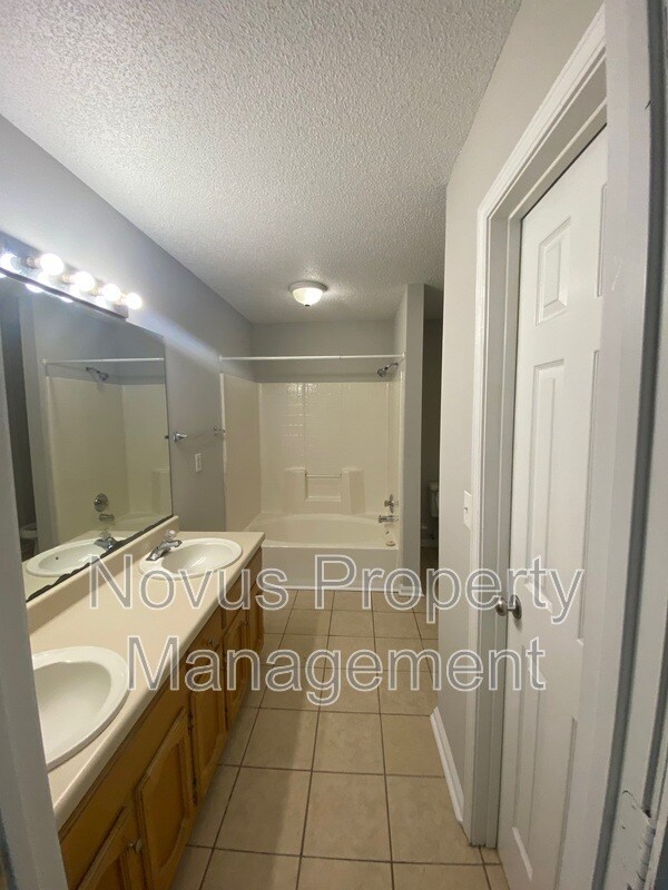 Building Photo - 88 River Ridge Dr