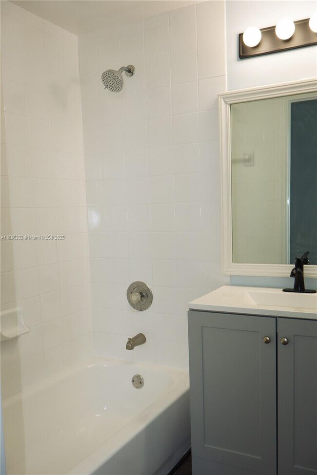 Building Photo - 711 SW 148th Ave