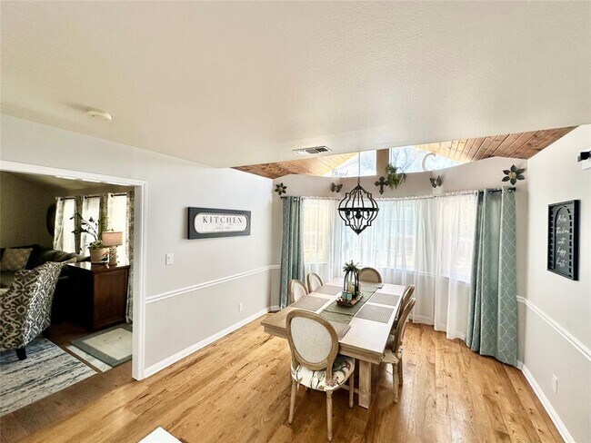 Building Photo - 1127 Penion Dr