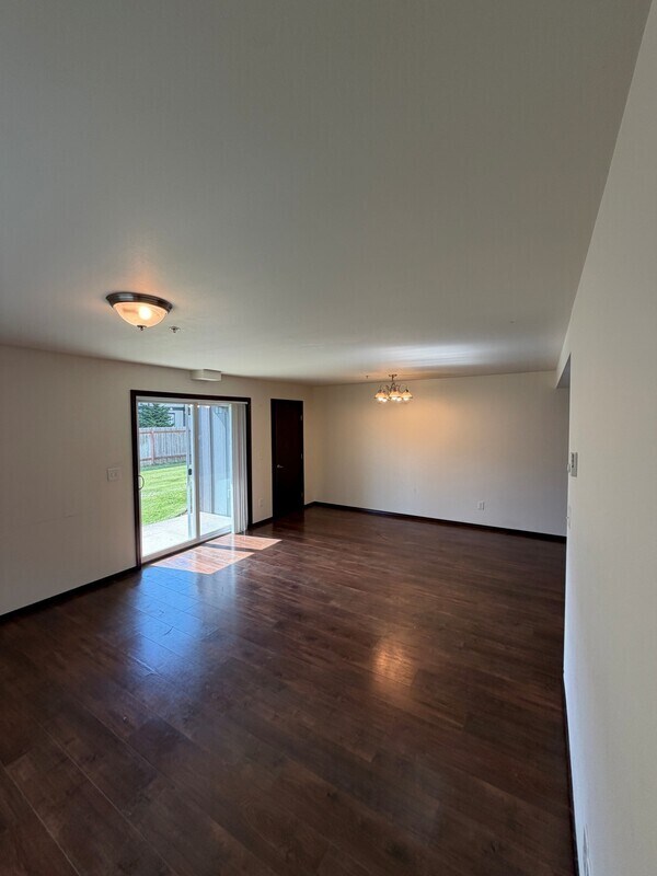 Building Photo - 2041 Andress Ln