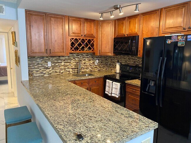 Building Photo - 579 Normandy Ln