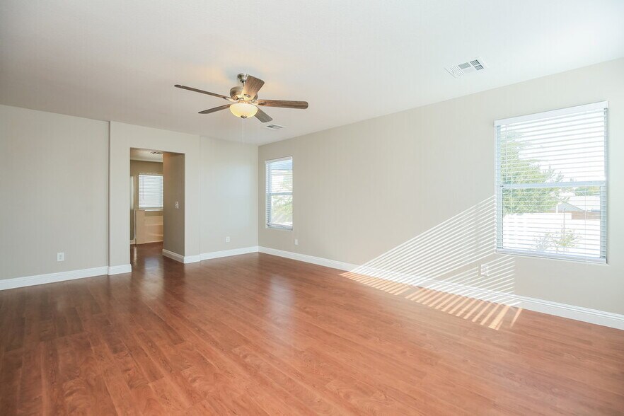 Building Photo - 3398 Jasmine Vine Ct