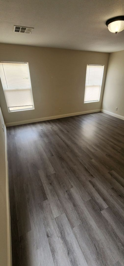 Building Photo - HOUSING CHOICE VOUCHER APPROVED! Spacious Henderson Home with Open Layout & Endless Backyard Pote...