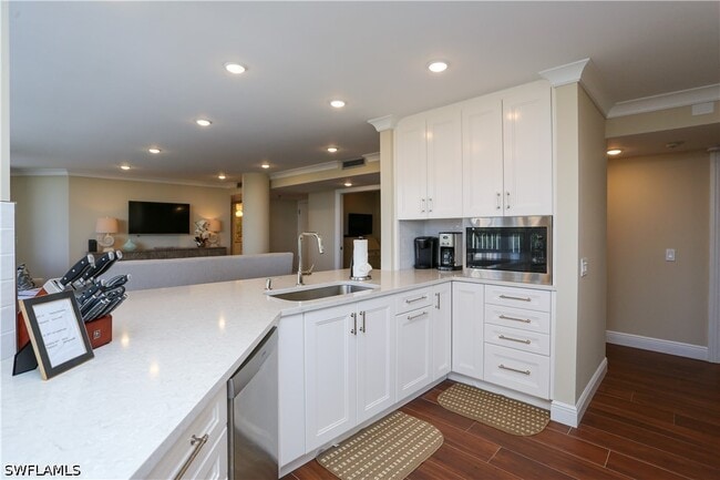 Building Photo - 4041 Gulf Shore Blvd N