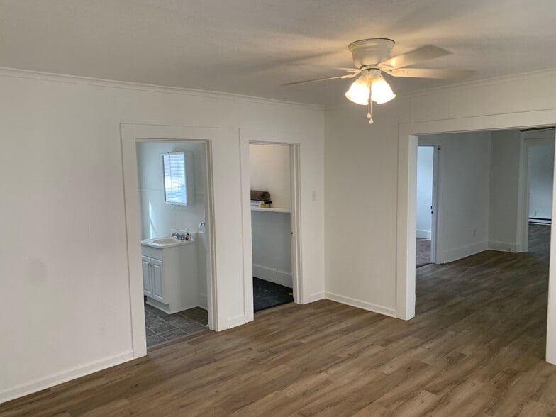 Building Photo - 1031 Hancock St