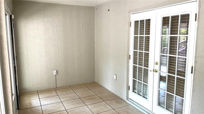 Building Photo - 326 Fox Lake Dr