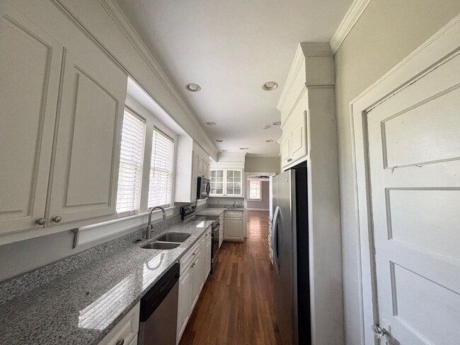 Building Photo - 405 S Edisto Ave