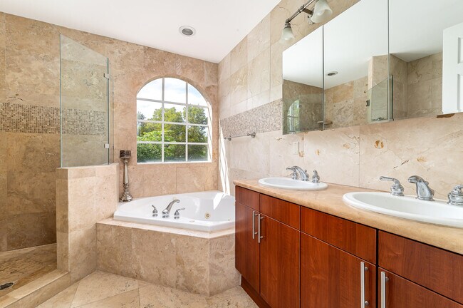 Building Photo - 486 SW 5th St