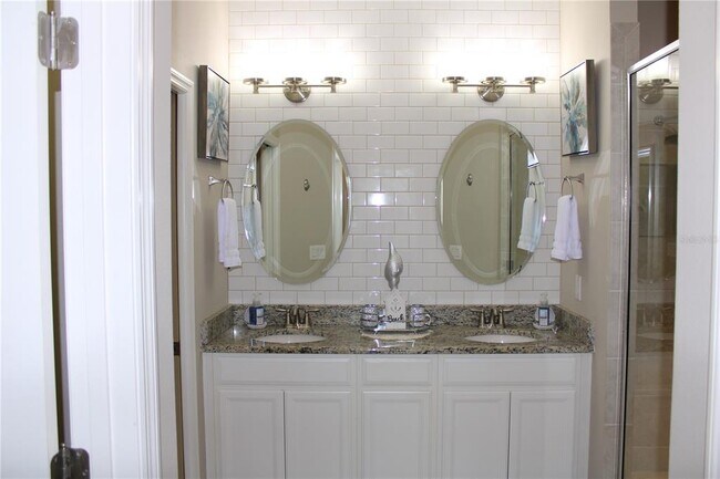 Building Photo - 13702 Messina Loop