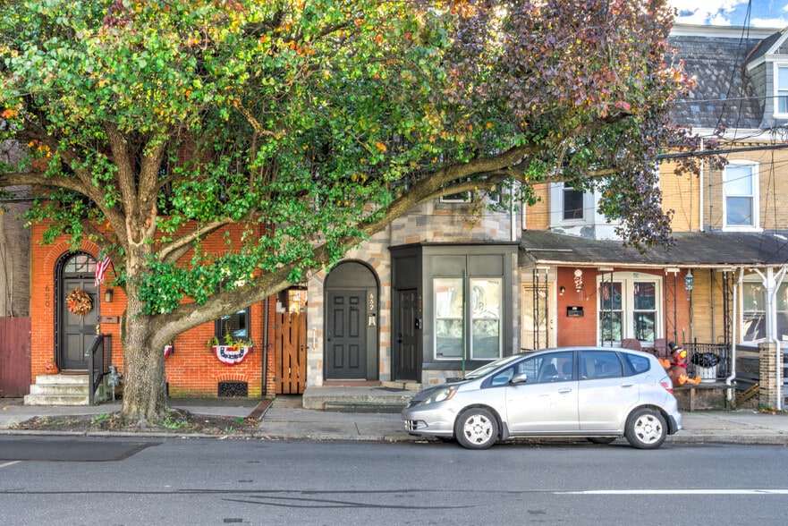 Front of Building - 652 Columbia Ave