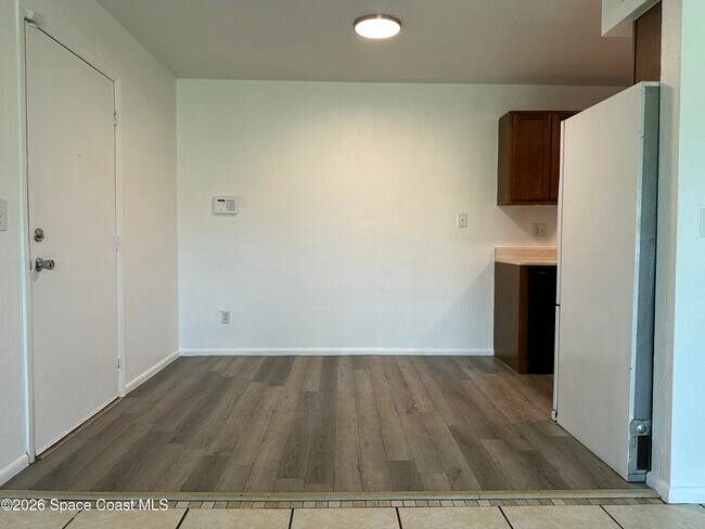 Building Photo - 2130 Forest Knoll Dr NE